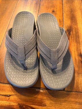 Men’s Vionic Tide II flip flop. Charcoal grey arch support sandals- sz 12